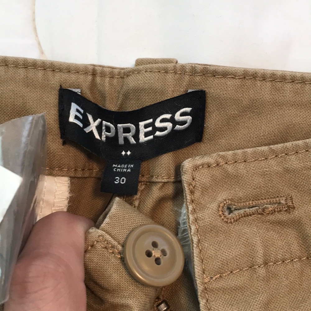 Express Size 30 Classic Fit Brown Cargo Shorts - Picture 2 of 5